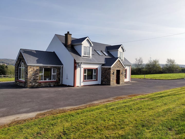 Spacious home from home, close to Rossnowlagh Houses for Rent in