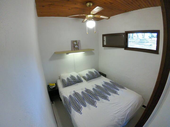 Spavaća soba 1 (krevet 140 cm)