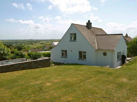 Trehanoo House - a comfortable airy house for 8
