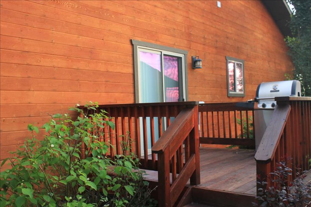 Back deck with grill