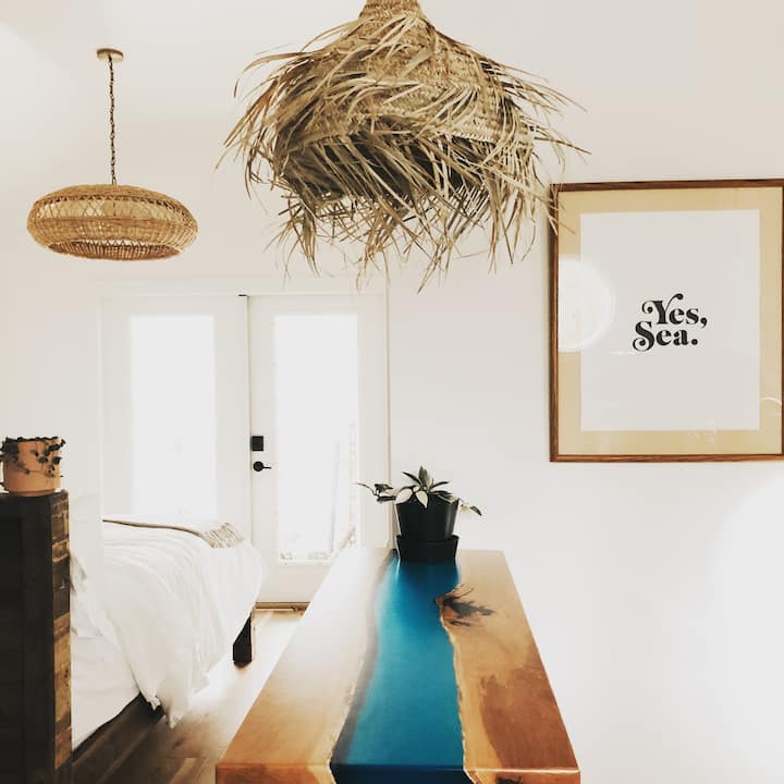 Little Bar area in kitchenette