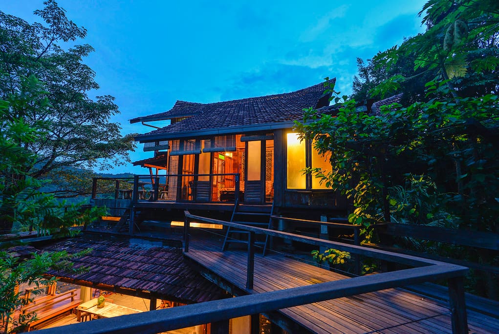 Room for rental with private balcony