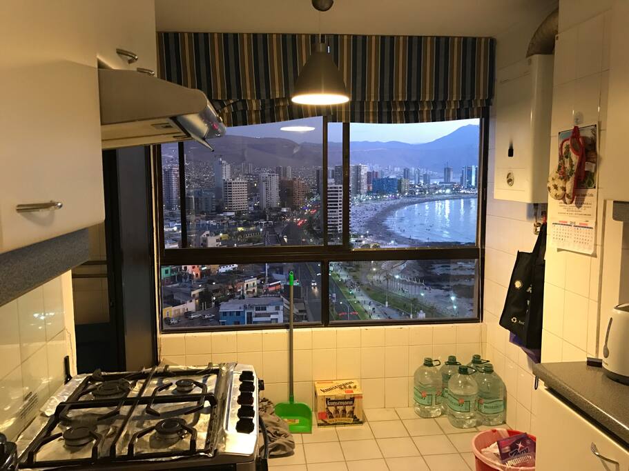 Amplia Cocina para compartir con la mejor vista
