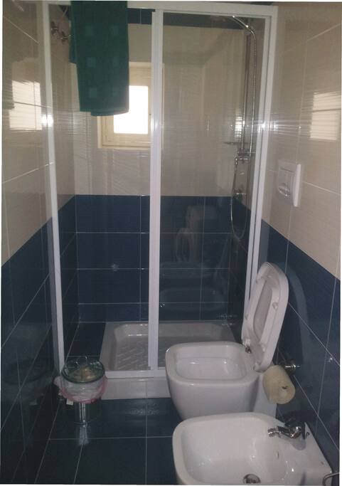BAGNO CON DOCCIA