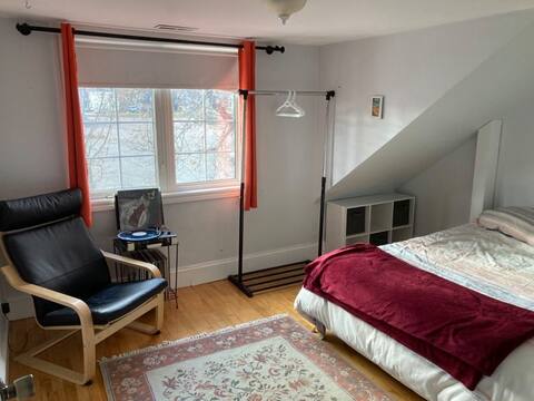 Cute & Cozy Home in Sunny Brae