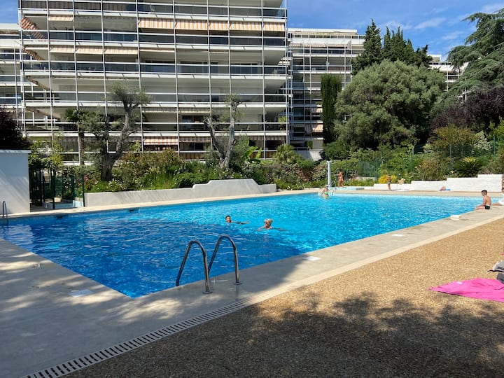 Newly Renovated 2 Bedrooms Apartment, Terrace, Swimming Pool, Close To Beaches - Antibes