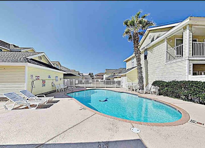 3 Bedrooms Plus Pool Golf Cart q Ping Pong Condominiums For Rent In Corpus Christi Texas United States 3 Bedrooms Plus Pool Golf Cart q Ping Pong Condominiums For Rent In Corpus Christi Texas United States