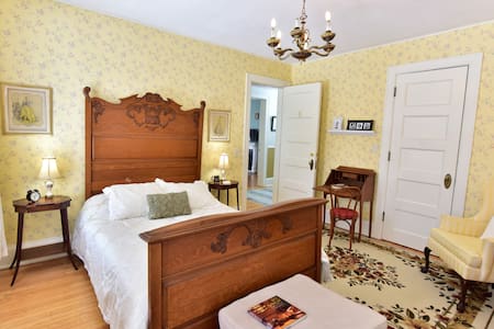 Lillian and Alfredo - Ringling House Bed & Breakfast