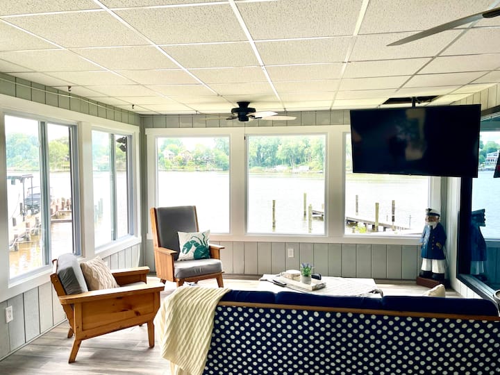 The Crab House - A Private, Waterfront Guest House - Pasadena, MD