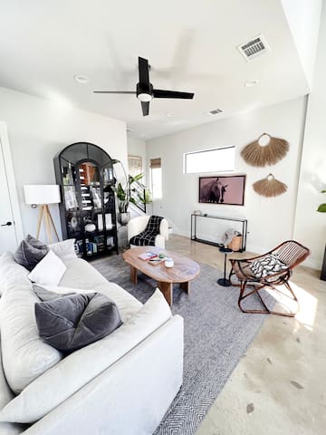 Sunny Eastside Bungalow | Close to Formula 1