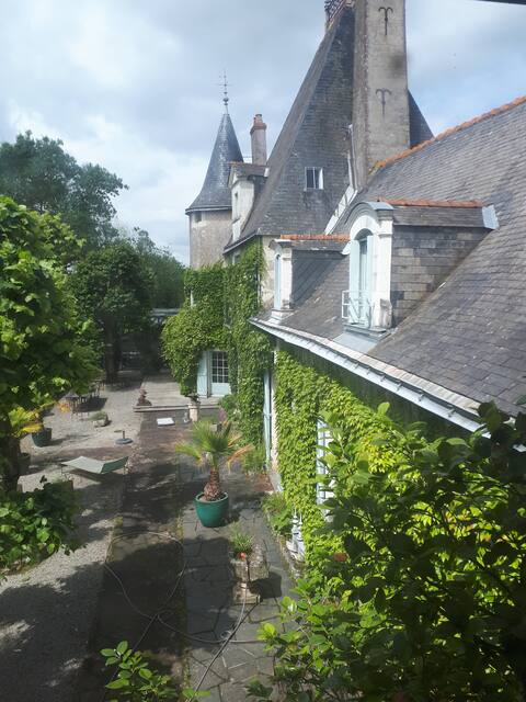 DOMAINE MONTOREL.