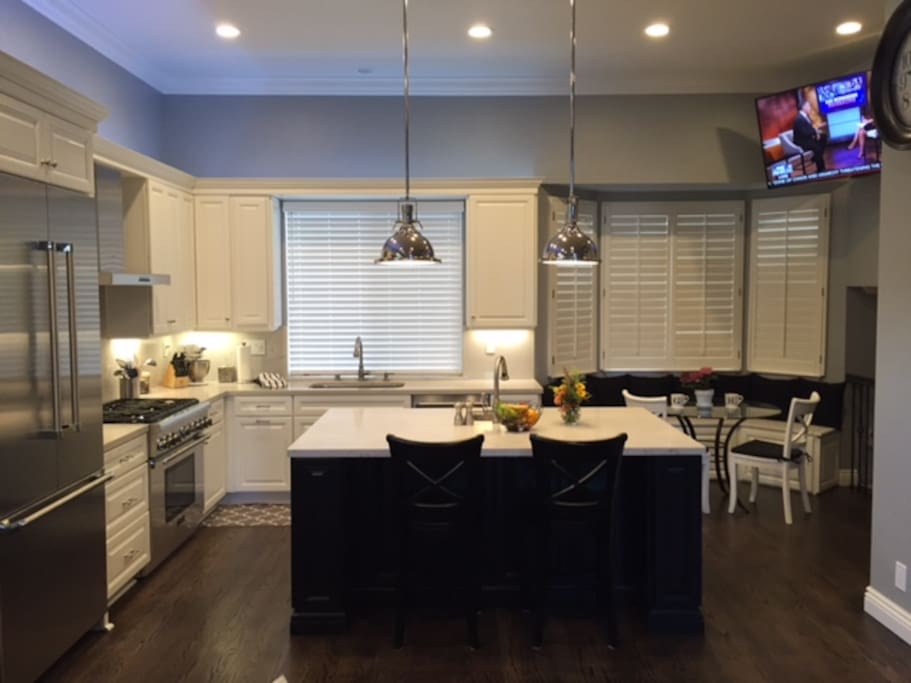 Open Kitchen/Nook