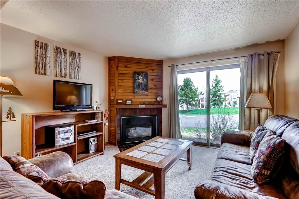 Indoors,Room,Entertainment Center,Bedroom,Furniture