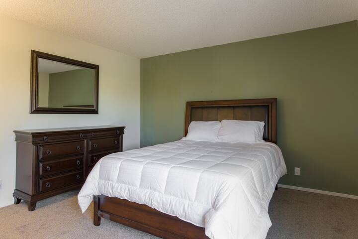 Whole home in center of Silicon Valley (near Levi) gallery image 3