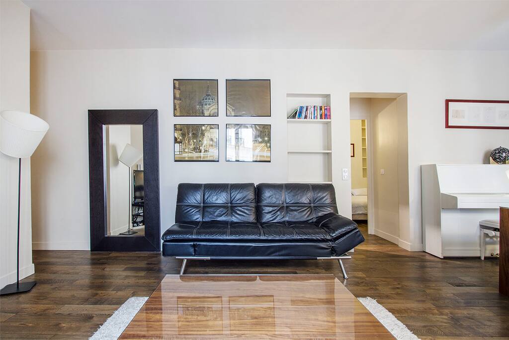 LIVING ROOM / SALON