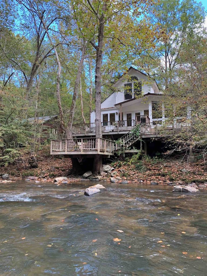 Riverfront Retreat Near Asheville Cottages for Rent in Mars Hill, North Carolina, United