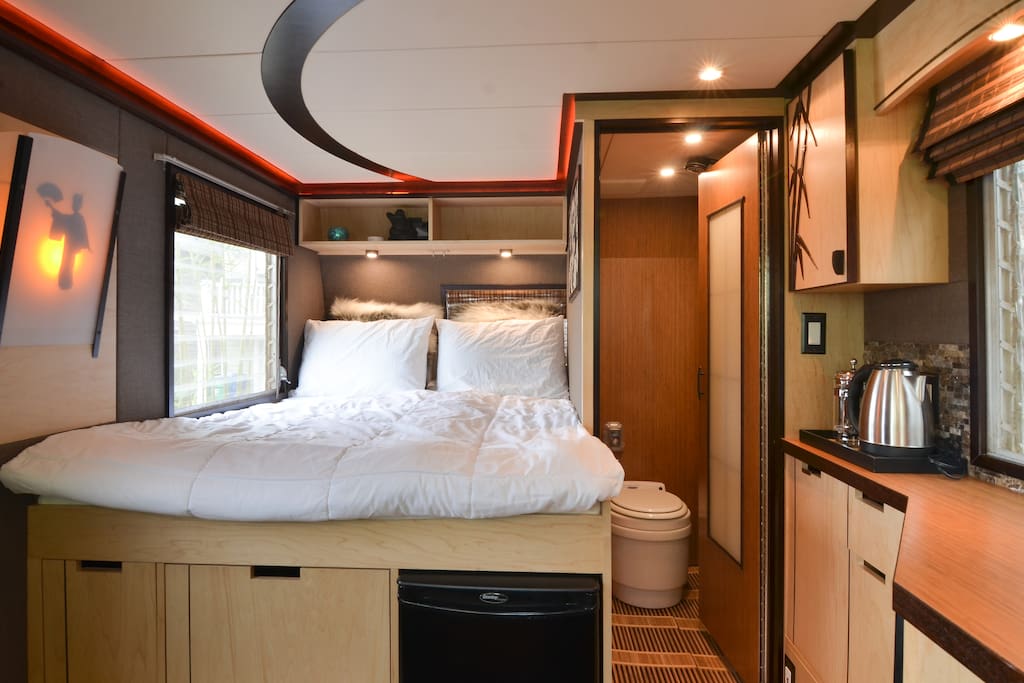 Completely upgraded, all new open airy layout.