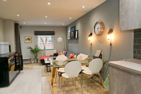 Luxurious warehouse apartment in central Cardiff