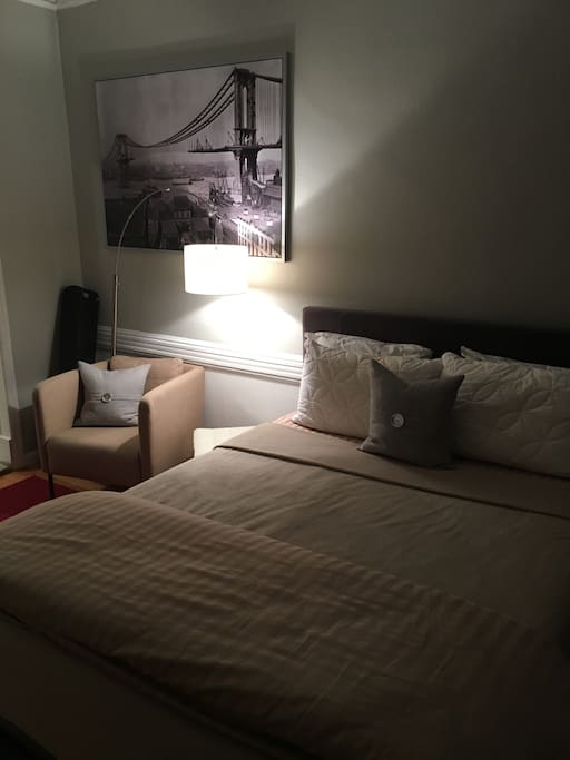 Queen Bed.