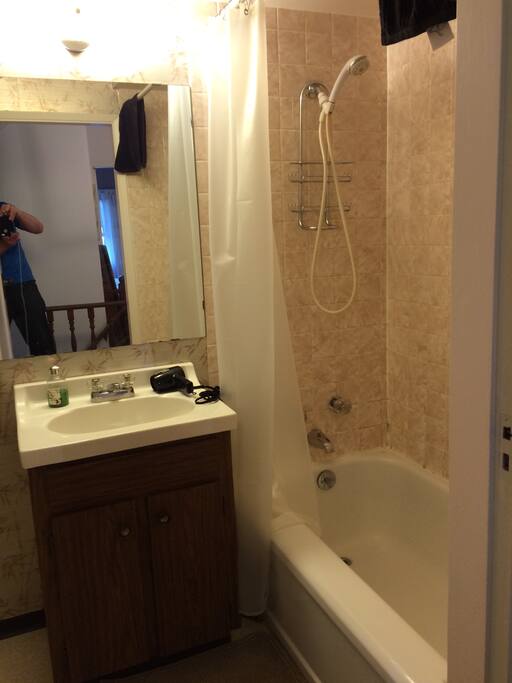 Full bath /shower, sink, i