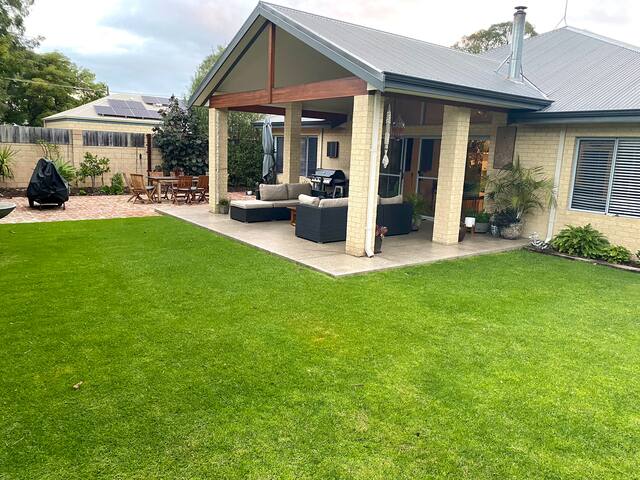 Oasis DUNSBOROUGH – 2min stroll to Bay gallery image 2