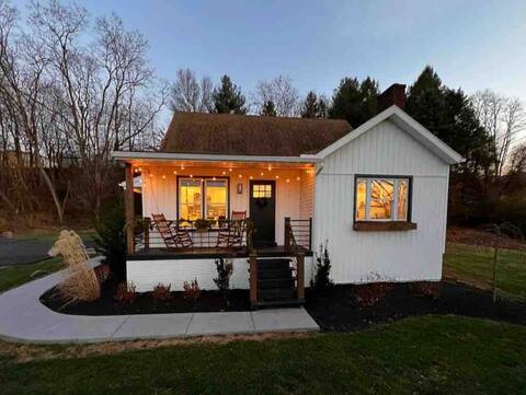 Entire home/private yard in Lancaster County
