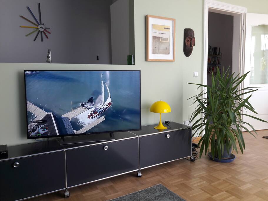 Flachbild-TV mit kostenlosem Zugriff auf Amazon- und Netflix-Account (HD)