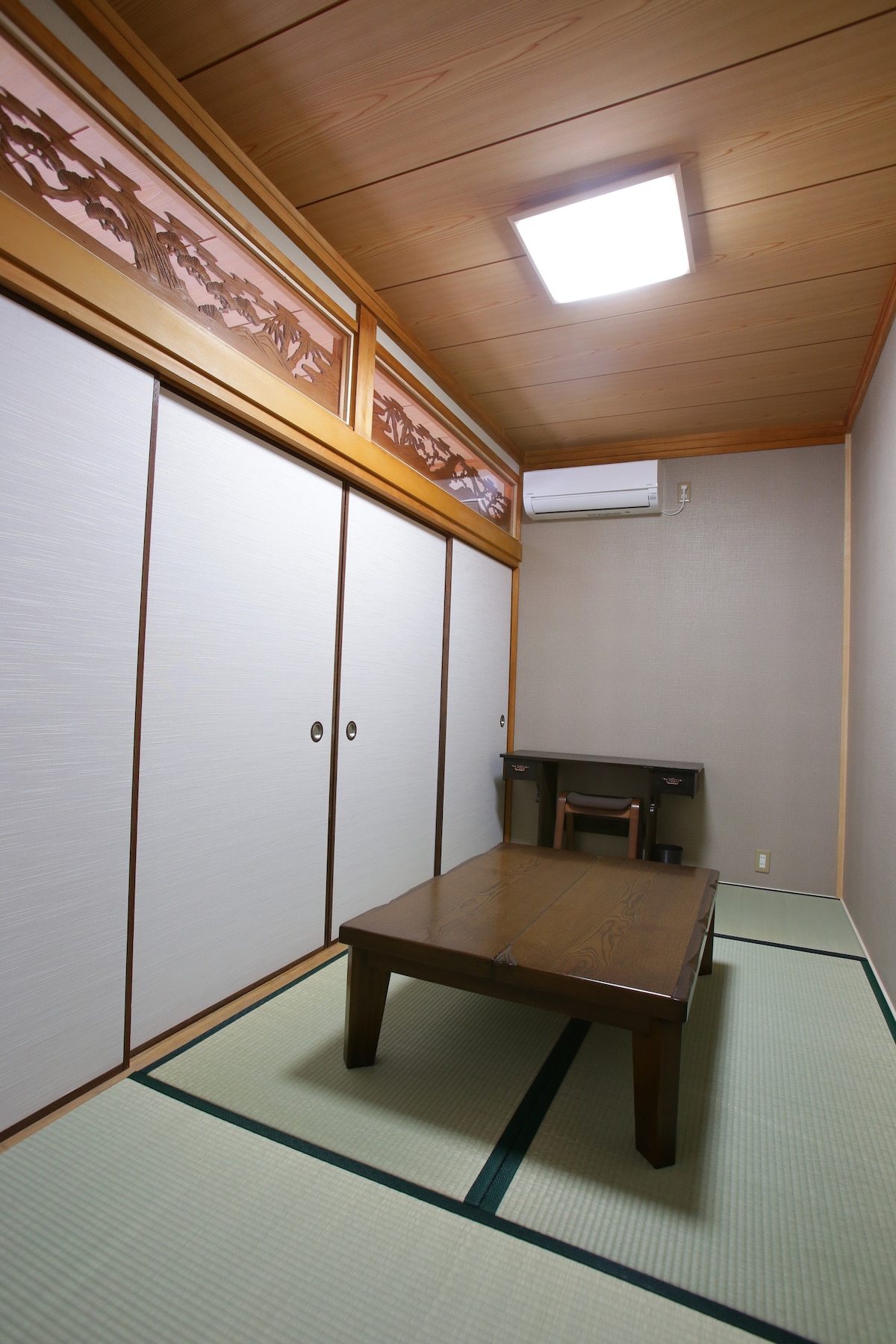 和室2
襖は取り外せ、隣の和室とつなぐことができます。