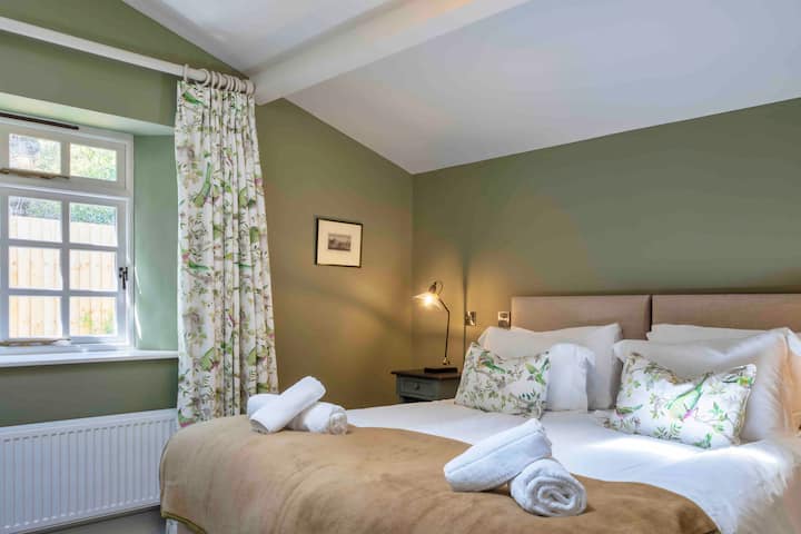 This bed can be made up as 2 singles upon request.