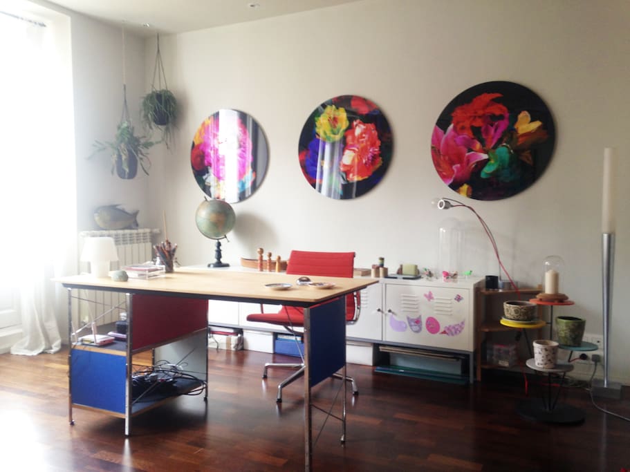 DESK
