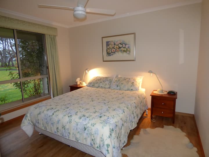 Camawald Cottage B&B, Coonawarra Penola Houses for Rent in