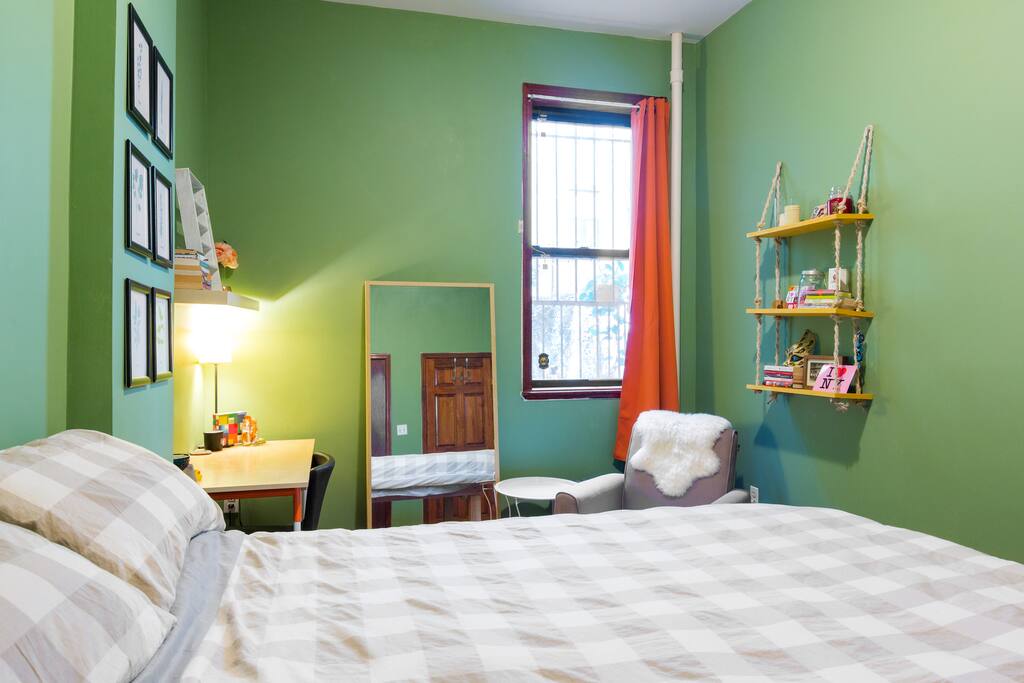 Guest Bedroom: Large, 10'X14', room with a memory foam Queen mattress