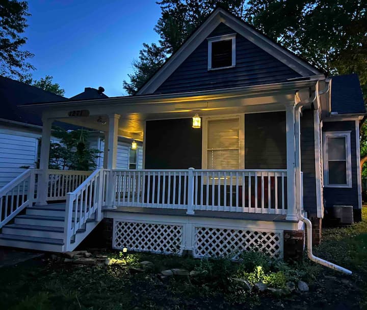 Cozy Bungalow in College Hill Close to Washburn U Houses for Rent in Topeka, Kansas, United