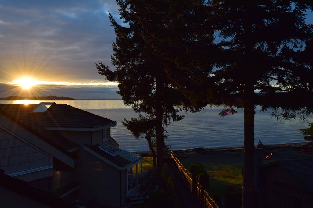 Fantastic sunrise from your rooftop deck