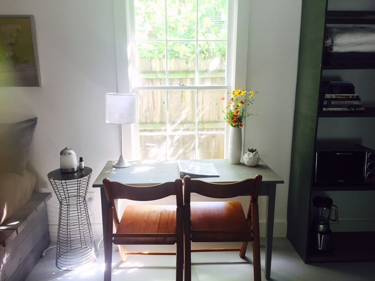Hyde Park Gallery Getaway