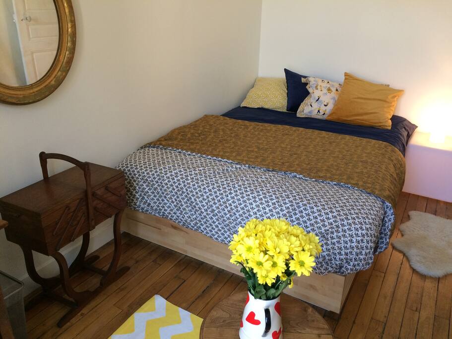 la chambre à louer/room to rent