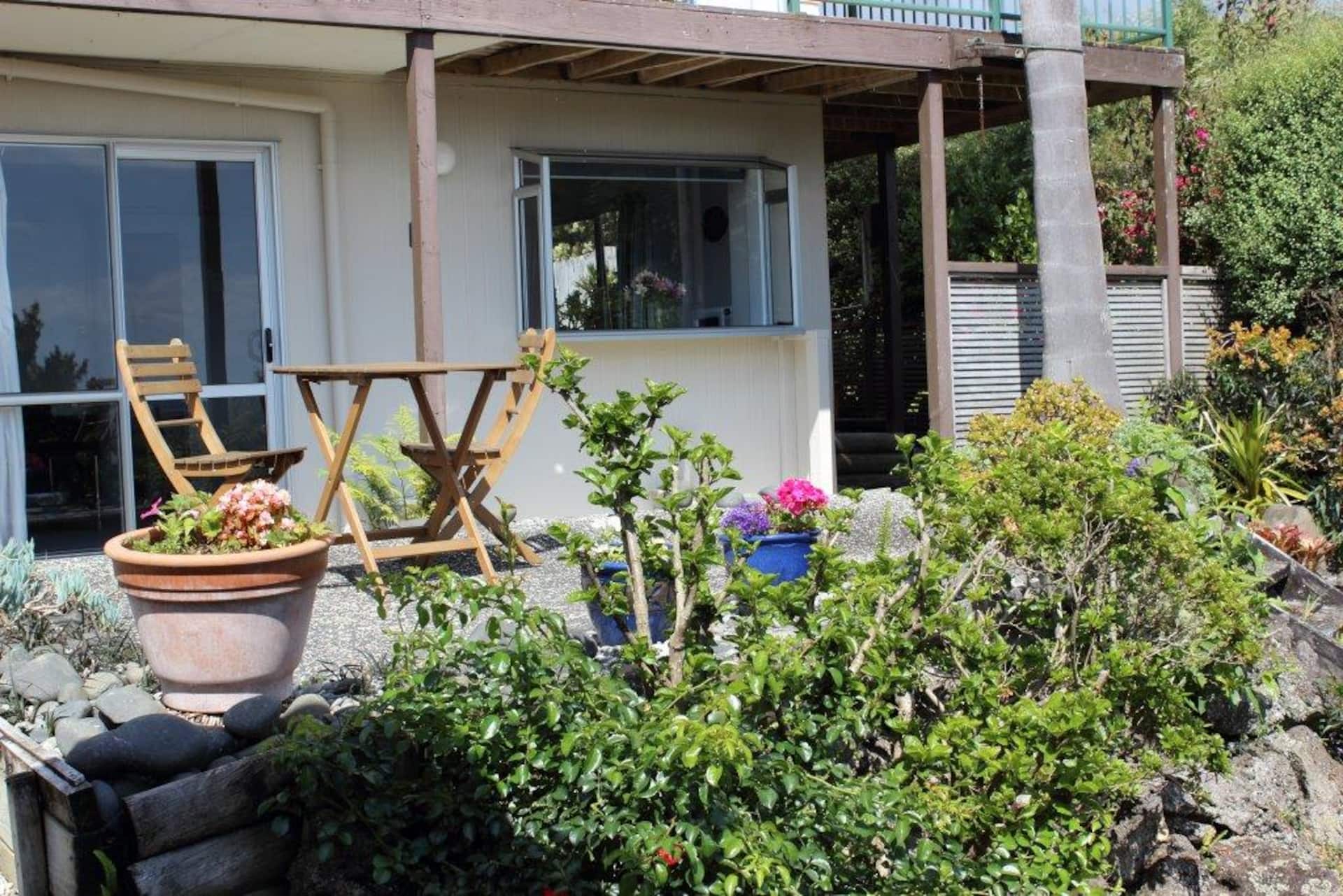 Te Wahi Mahana (A Warm Place), Paihia
