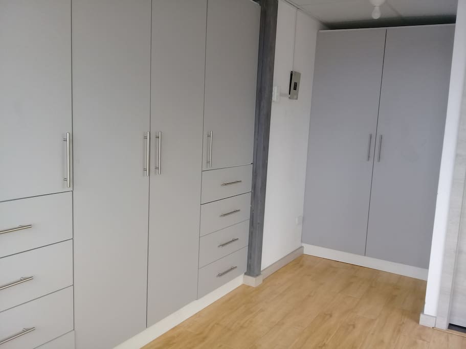 La habitación con closets