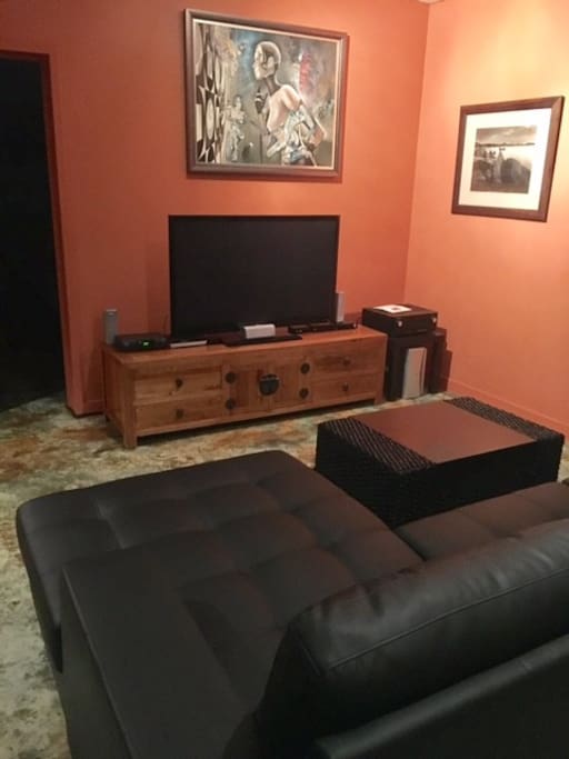 Lounge TV Netflix Pay TV WiFi