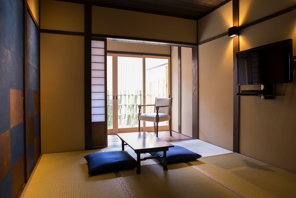 Tatami flooring including futons for sleeping