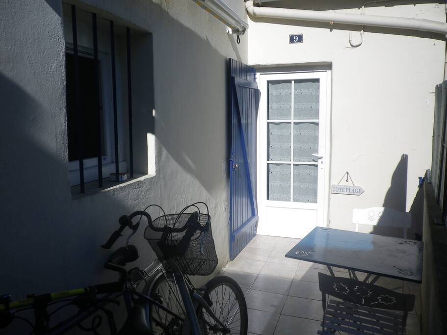 Terrasse avec store ban