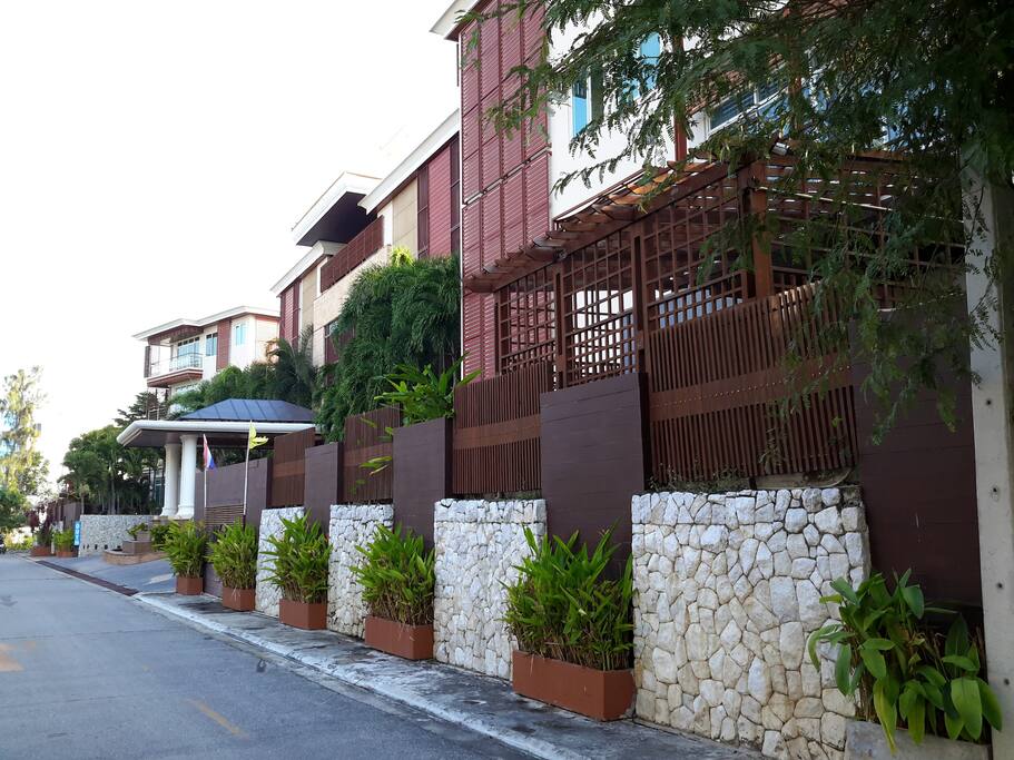 The Seaside Condominium, Hua Hin Soi 9th.
Main gate