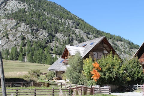 18th century chalet, jacuzzi and sauna.