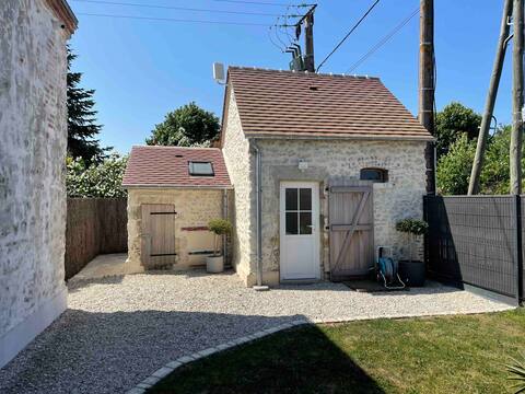 Small charming house in the countryside with terrace