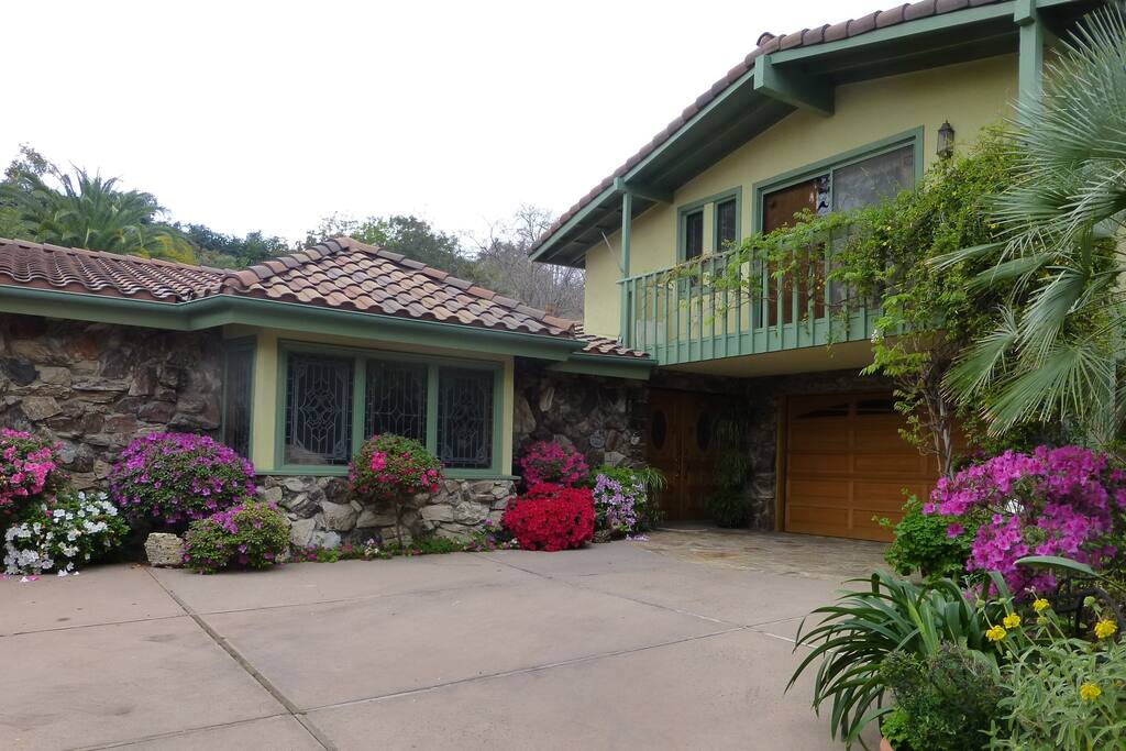 Drive way to the house
