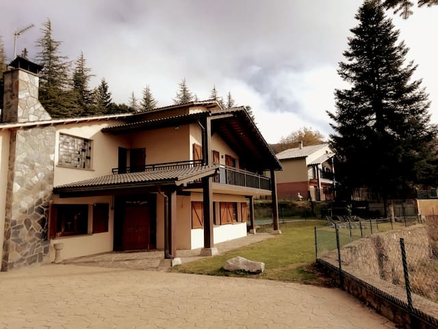 La Casa de les Oques: house with spectacular views