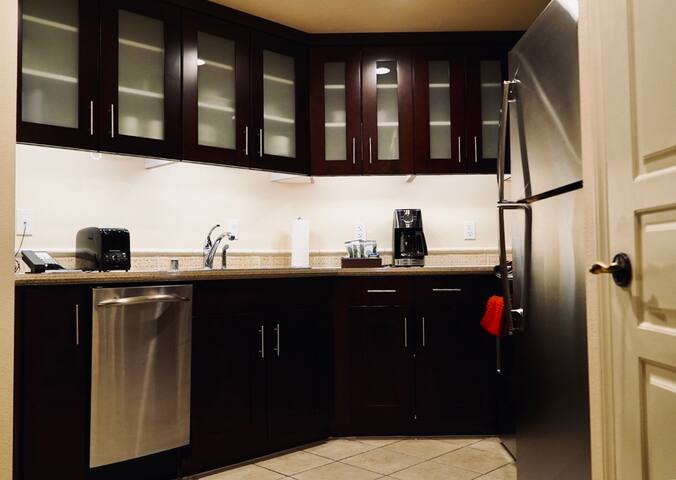 Luxury 2BR/2BA Penthouse Villa on Las Vegas Strip gallery image 3