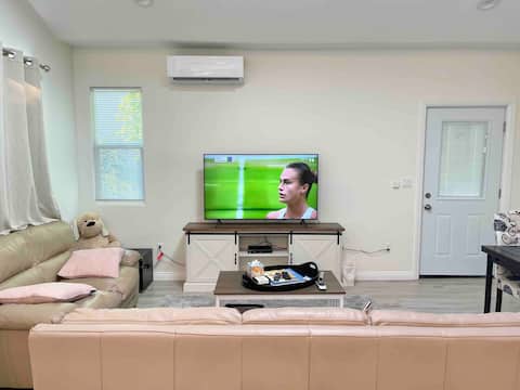 Awesome 3 beds, 2 bedrooms 2 bath guest house