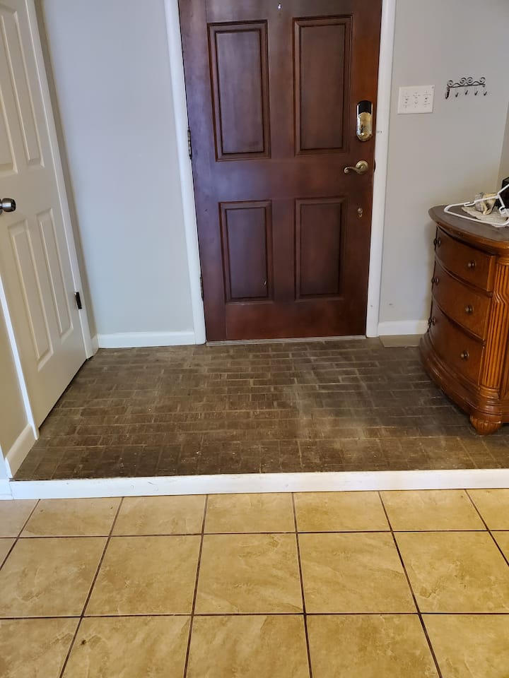 وسادة الهبوط للكرسي المتحرك من الداخل. 2.5 بوصة إلى الأسفل. 