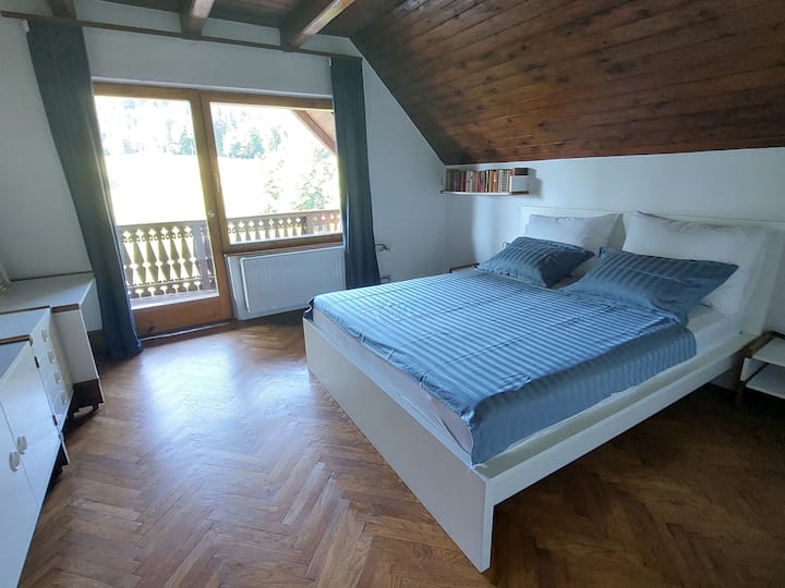 Საძინებელი ოთახი 2 აივნით 